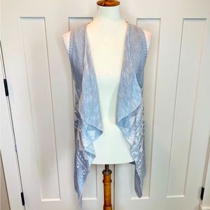 Absolutely Creative Worldwide open cardigan knit vest. Small. Great condition